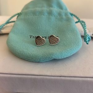Return to Tiffany’s heart earrings